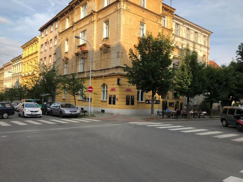 Apatrhostel Brno Brünn Exterior foto